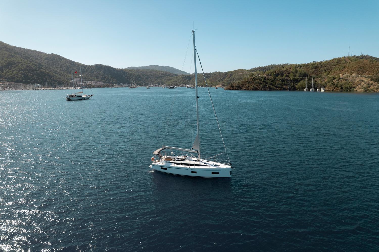 Bavaria C38, picture 8