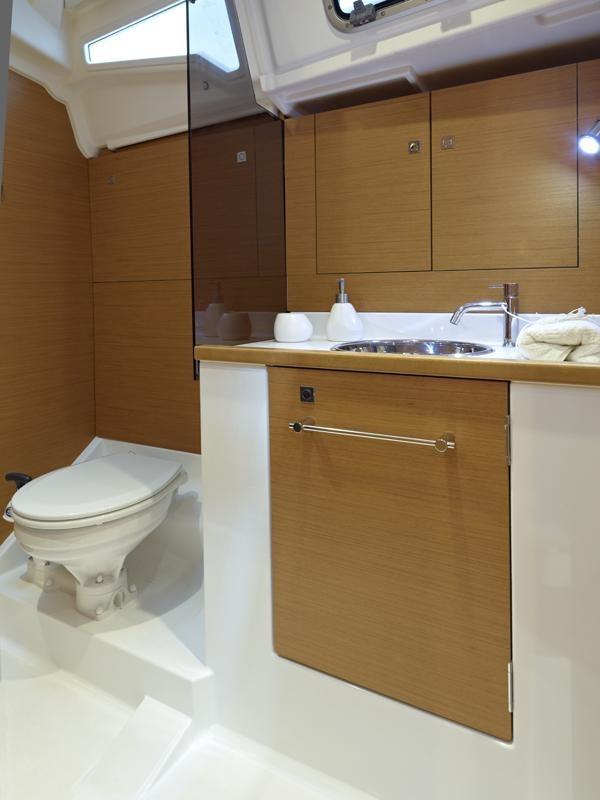 Sun Odyssey 379, picture 6