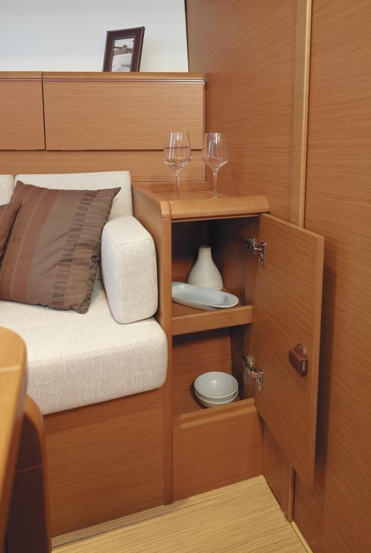 Sun Odyssey 379, picture 5