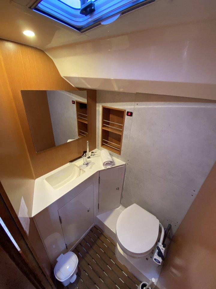 Bavaria C42, picture 26