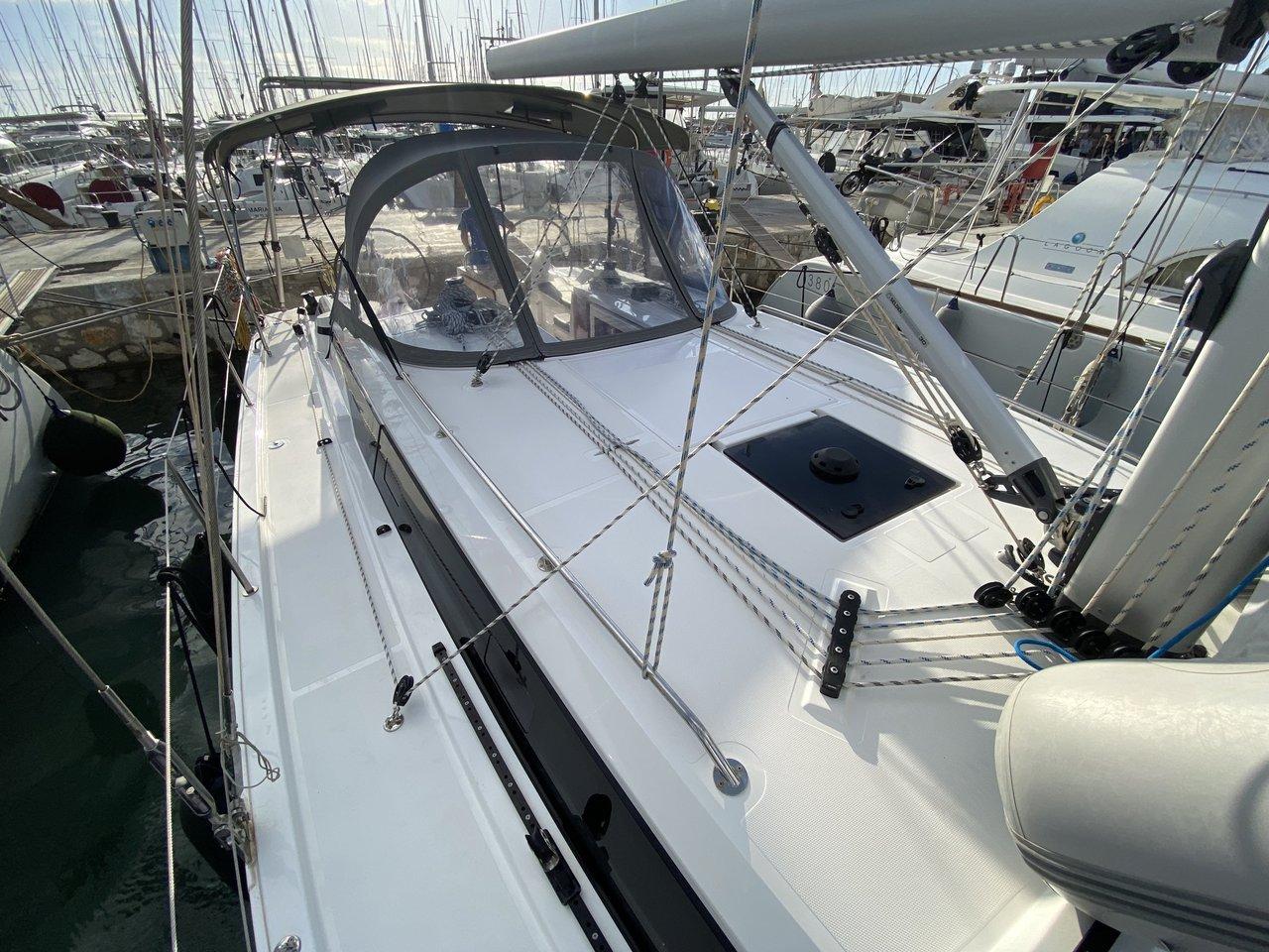 Bavaria C42, picture 7
