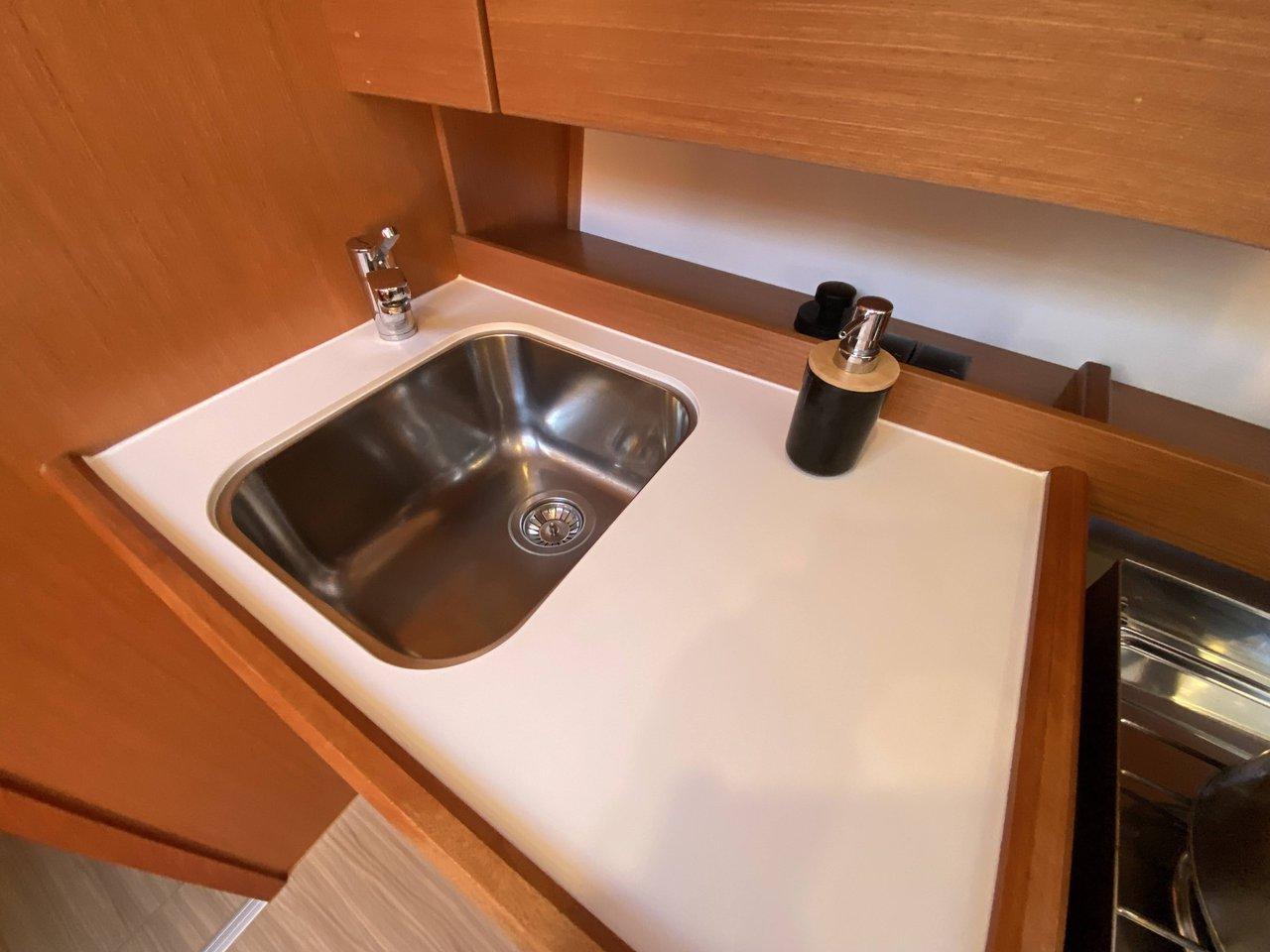 Bavaria C42, picture 14