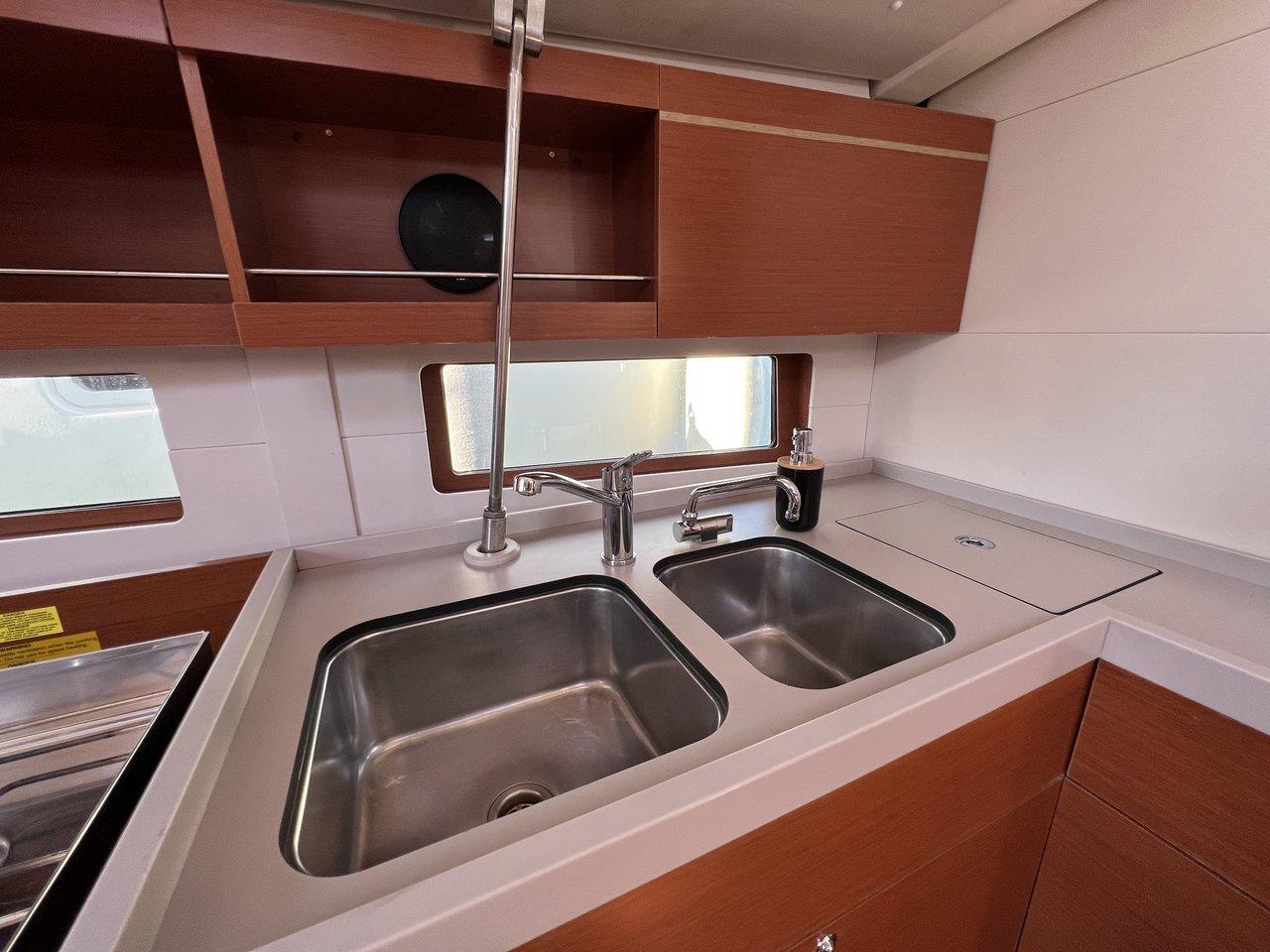 Oceanis 46.1, picture 18