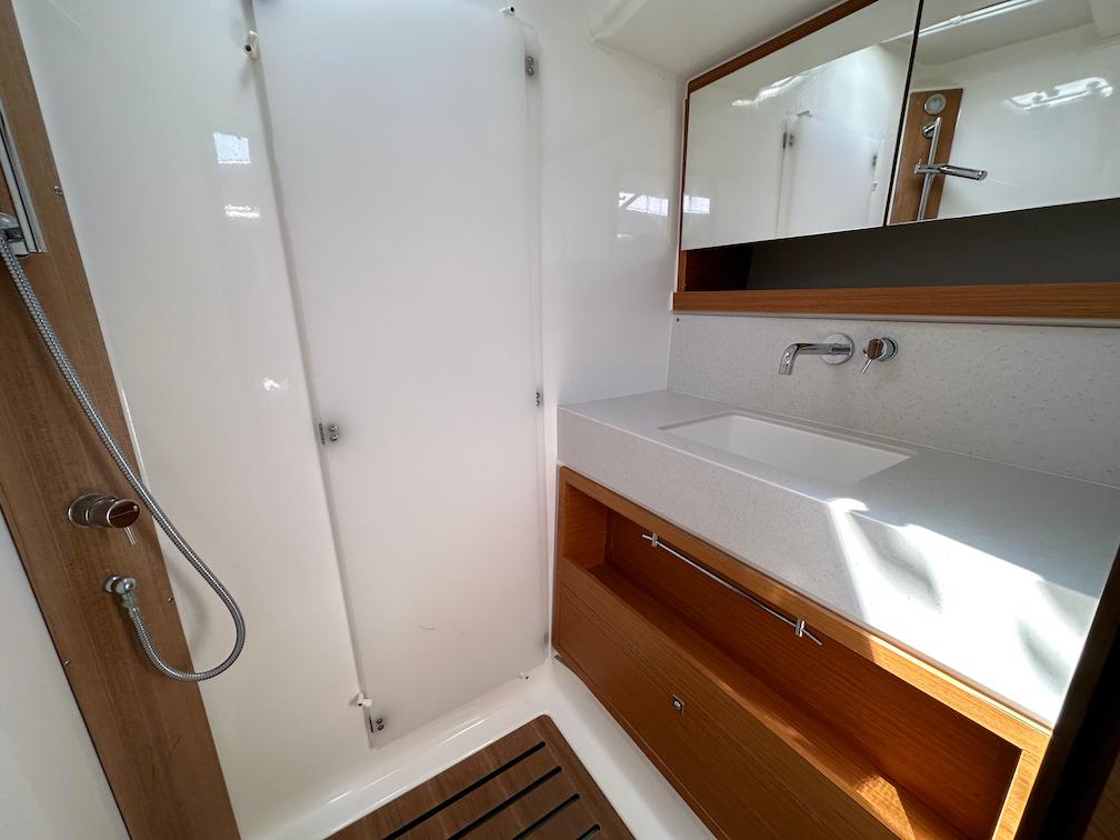 Dufour 470 - 4 + 1 cab., picture 14