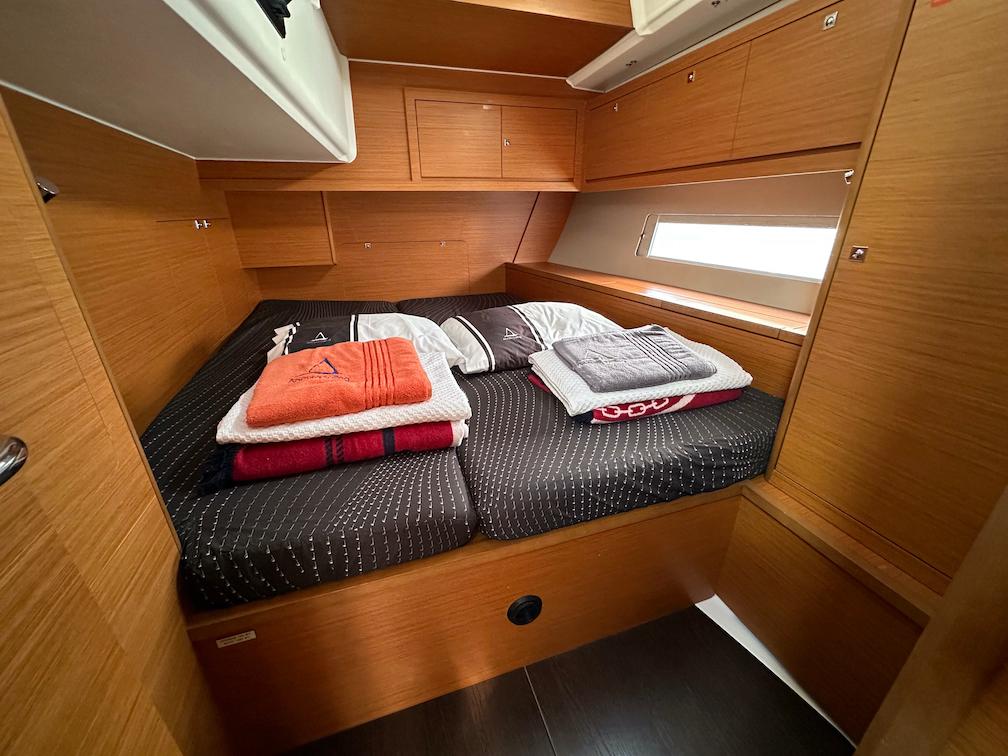 Dufour 470 - 4 + 1 cab., picture 10