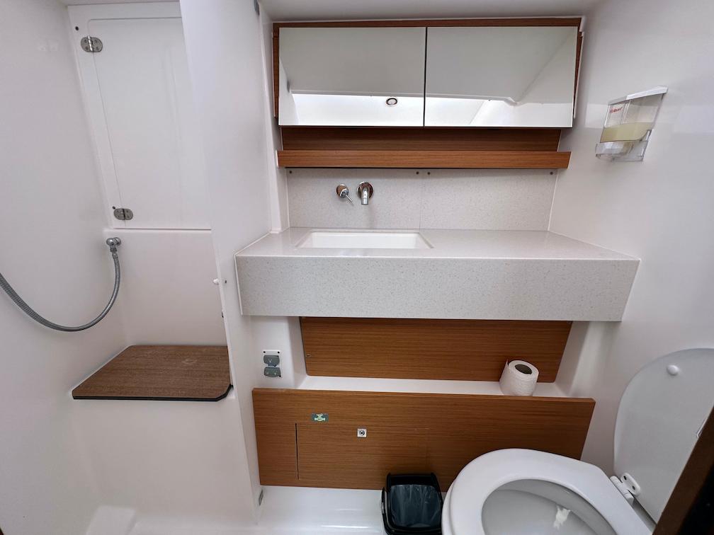 Dufour 470 - 4 + 1 cab., picture 13