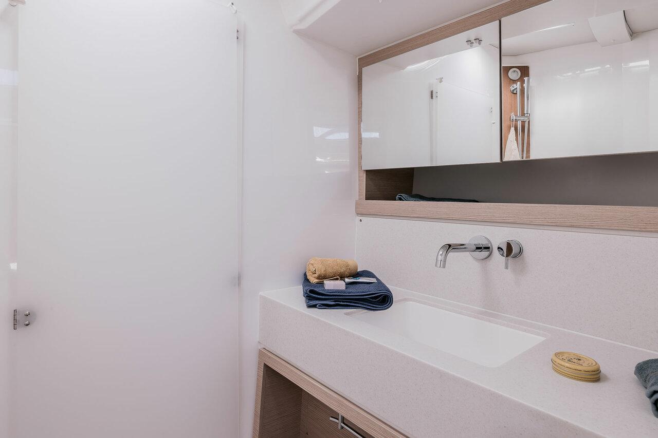 Dufour 470 - 4 + 1 cab., picture 12