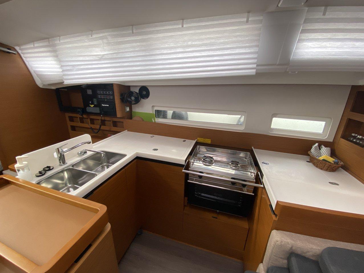 Sun Odyssey 410 - 3 cab., picture 8