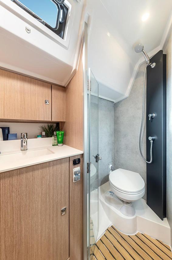 Bavaria C42 Style, picture 12