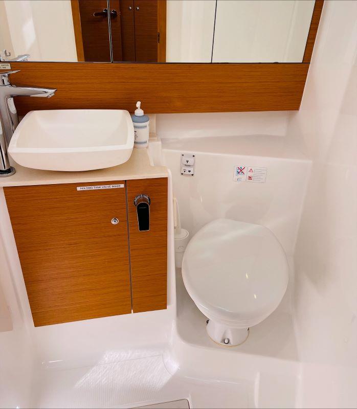 Dufour 430, picture 17