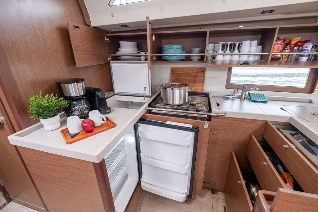 Oceanis 51.1 - 5 + 1 cab., picture 13