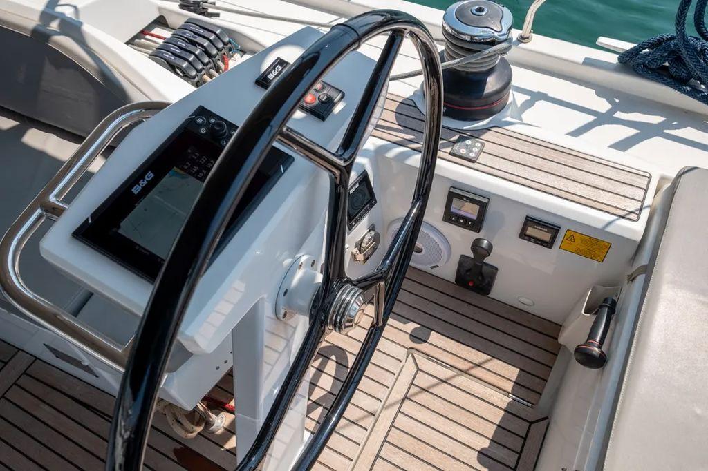 Oceanis 51.1 - 5 + 1 cab., picture 6