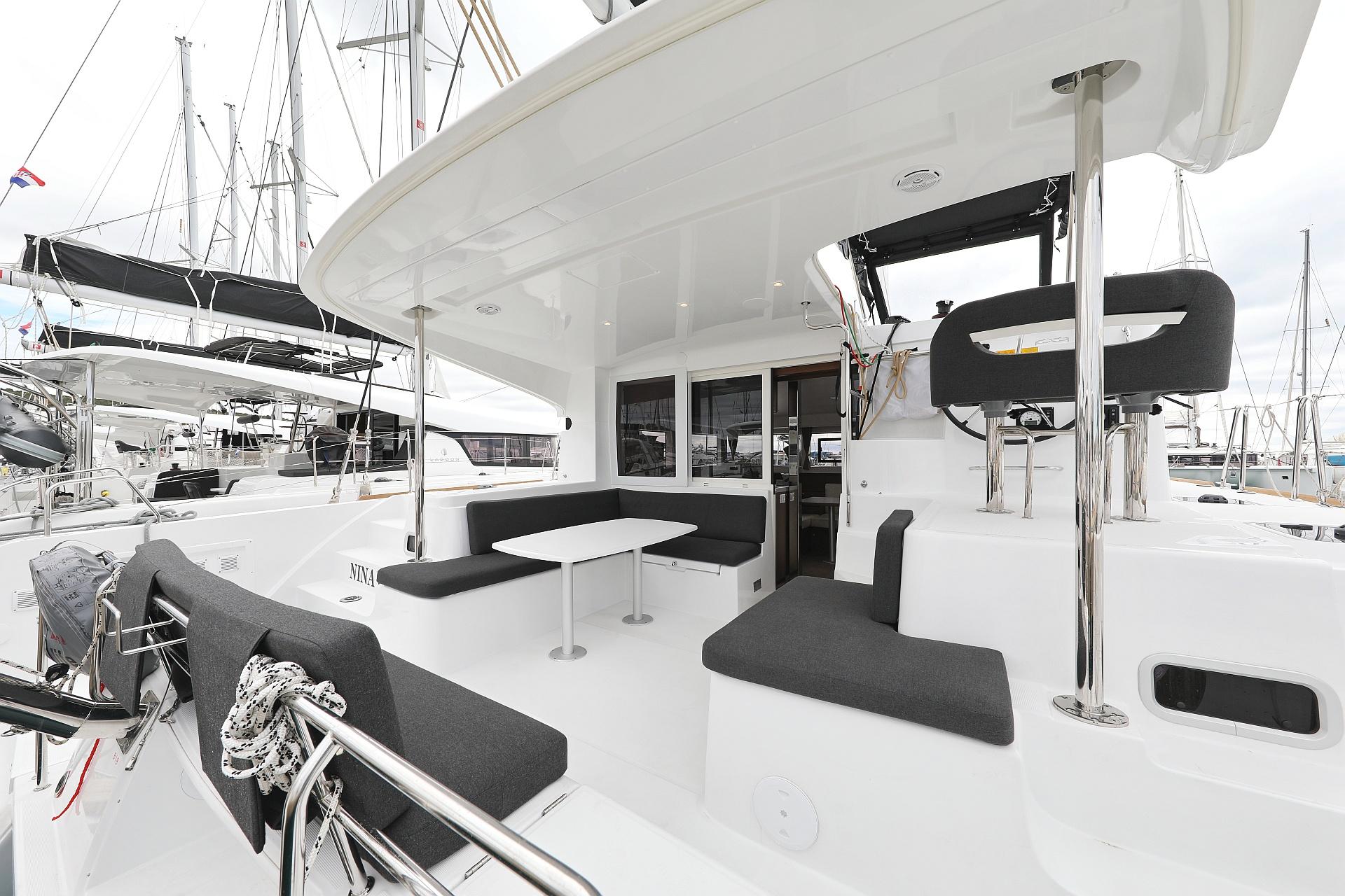 Lagoon 40 - 4 + 2 cab, picture 4