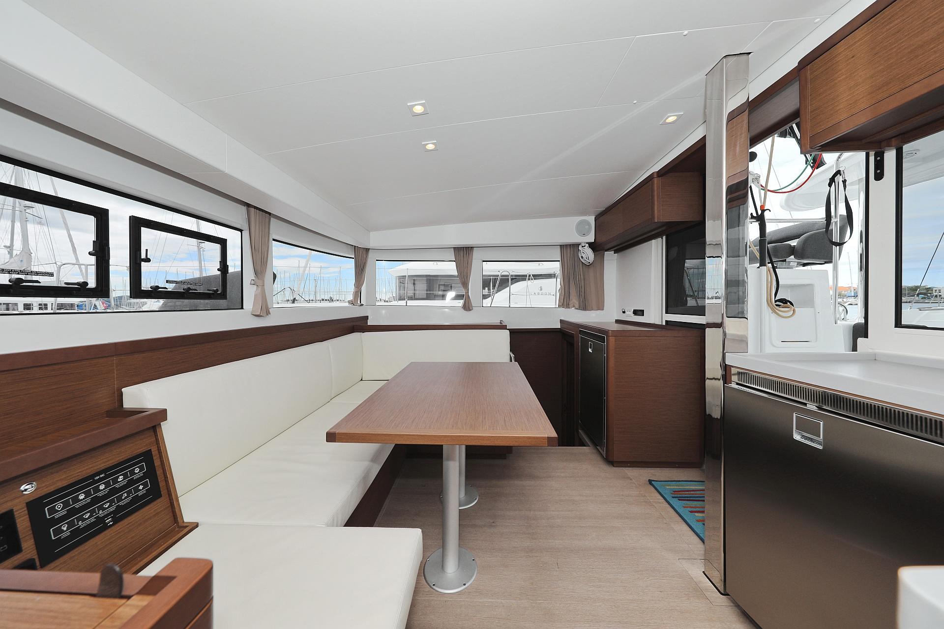 Lagoon 40 - 4 + 2 cab, picture 7