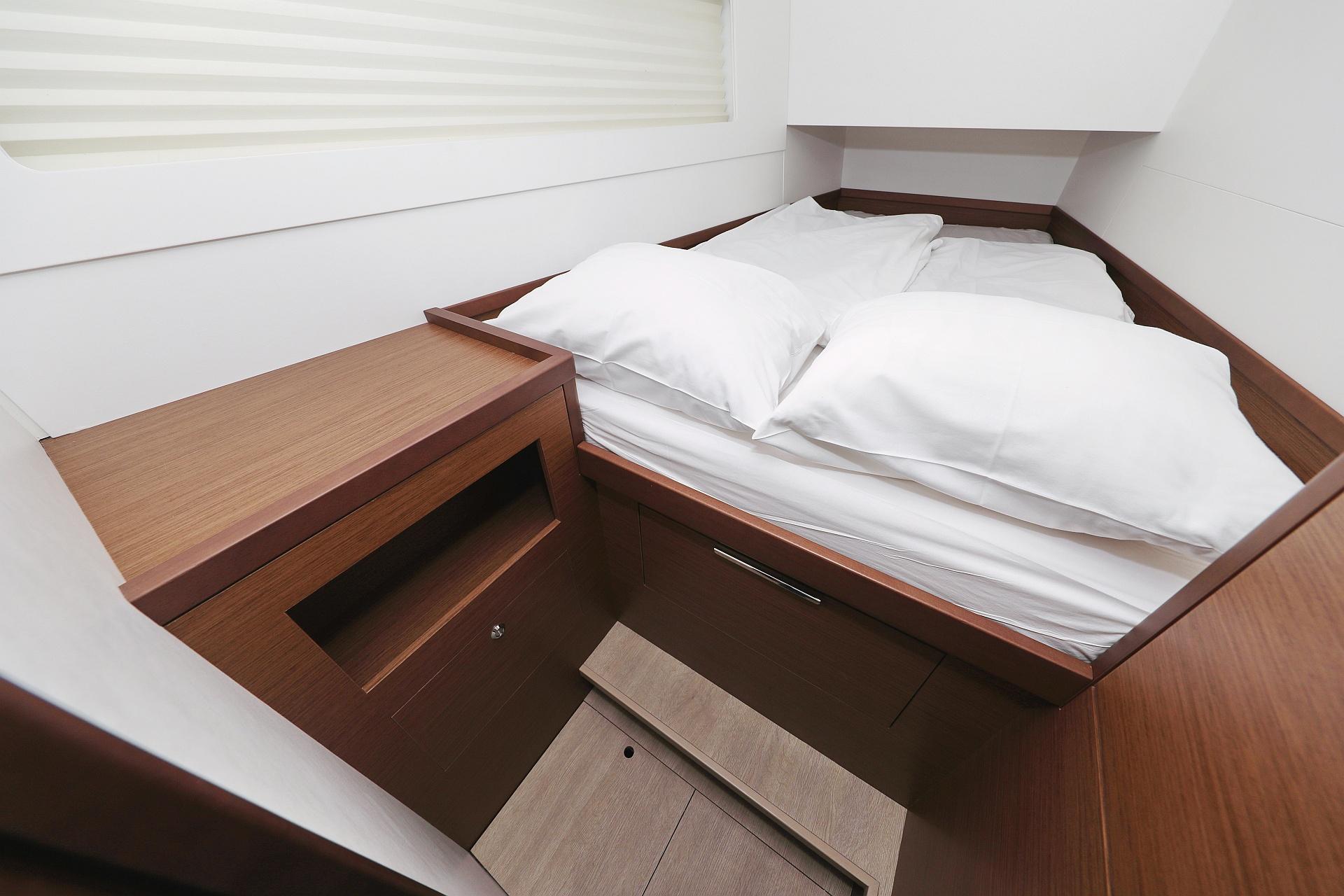 Lagoon 40 - 4 + 2 cab, picture 11