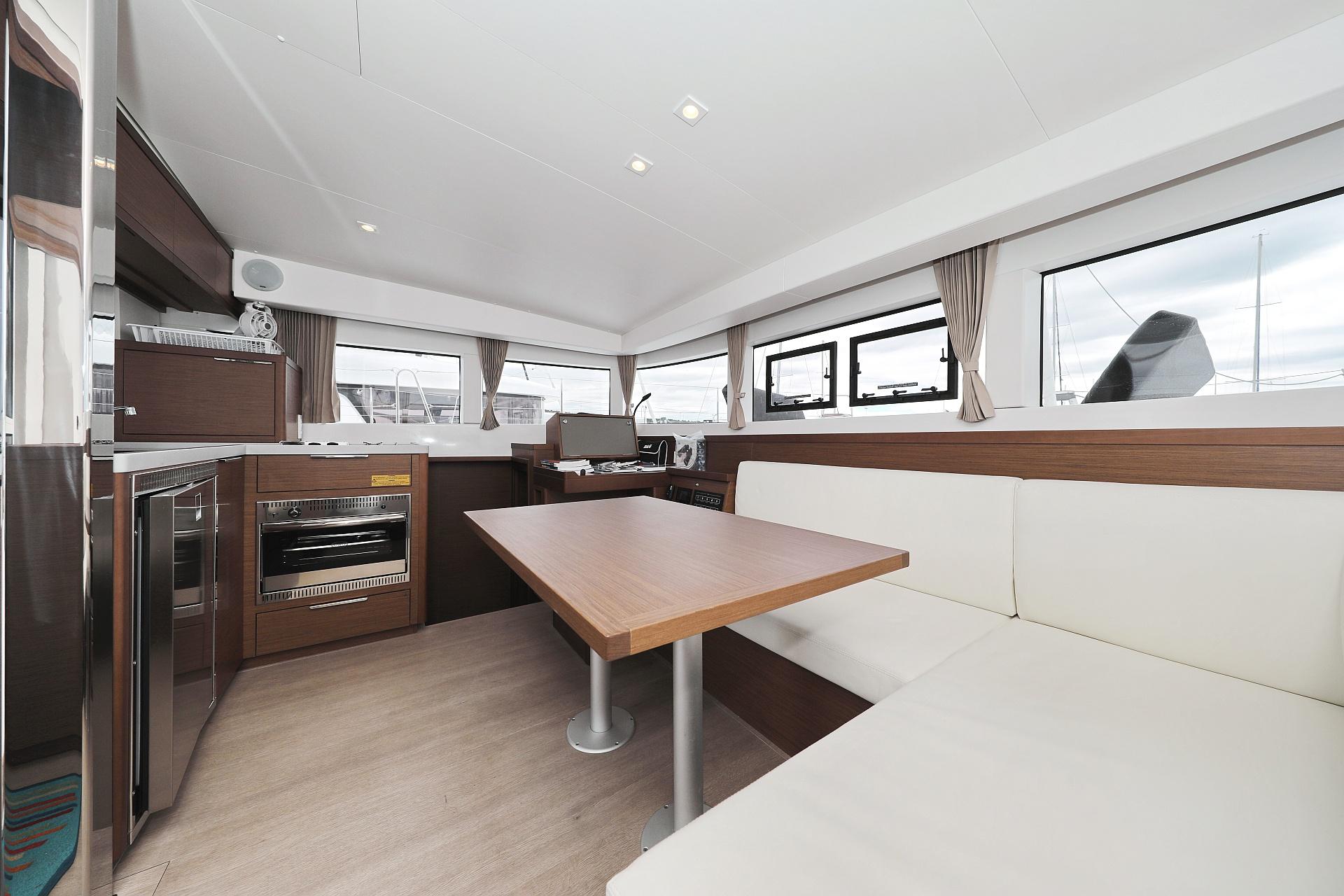 Lagoon 40 - 4 + 2 cab, picture 5