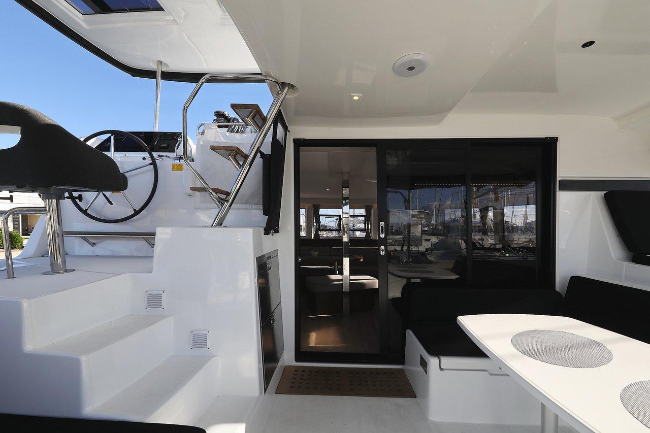 Lagoon 42 - 4 + 2 cab., picture 3