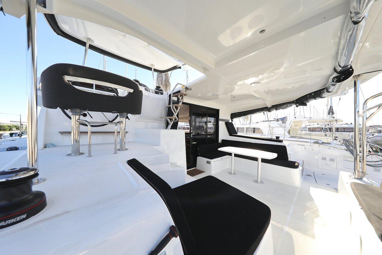 Lagoon 42 - 4 + 2 cab., picture 4