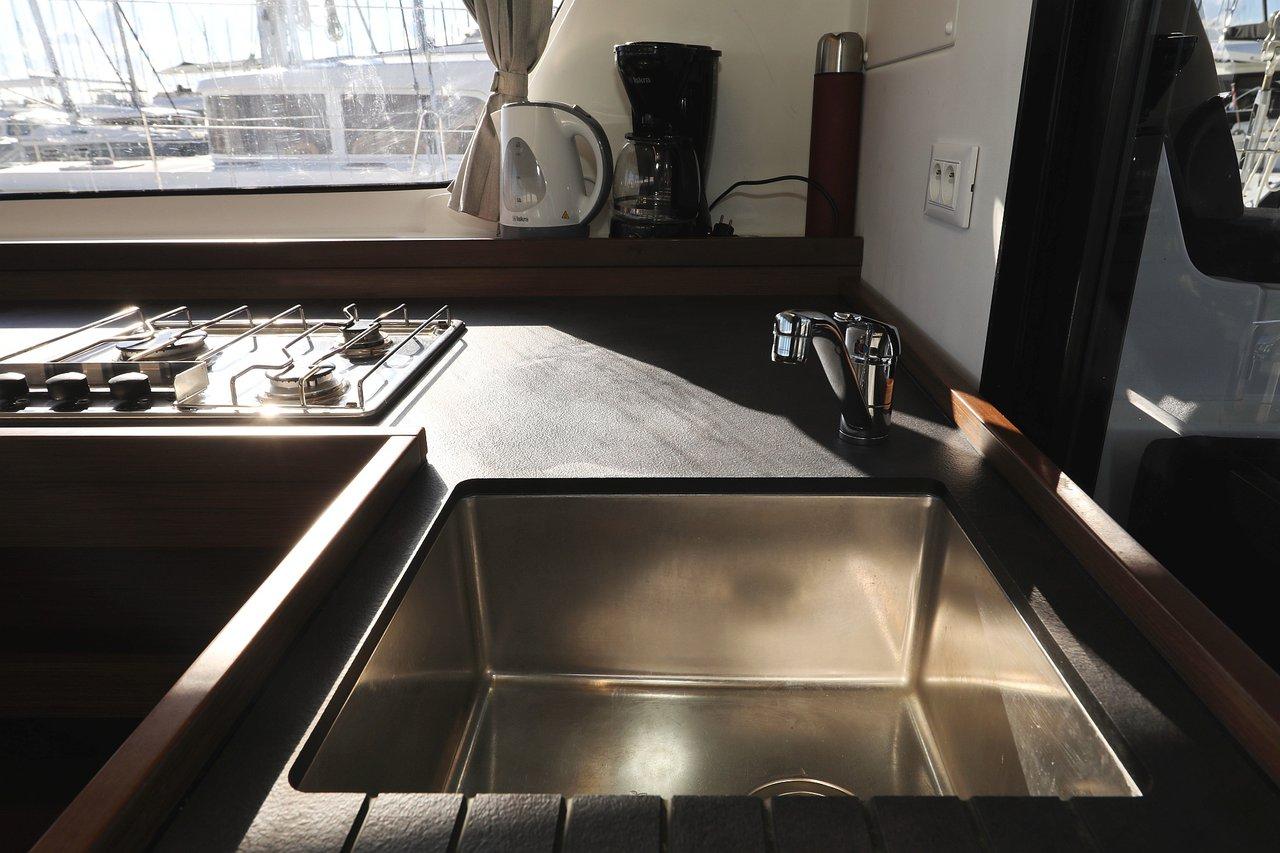 Lagoon 42 - 4 + 2 cab., picture 27