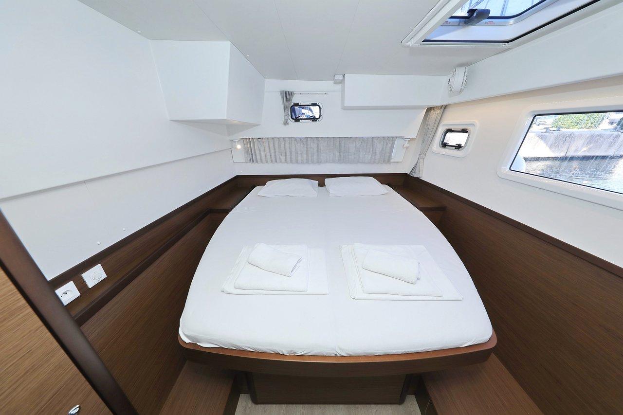 Lagoon 42 - 4 + 2 cab., picture 37