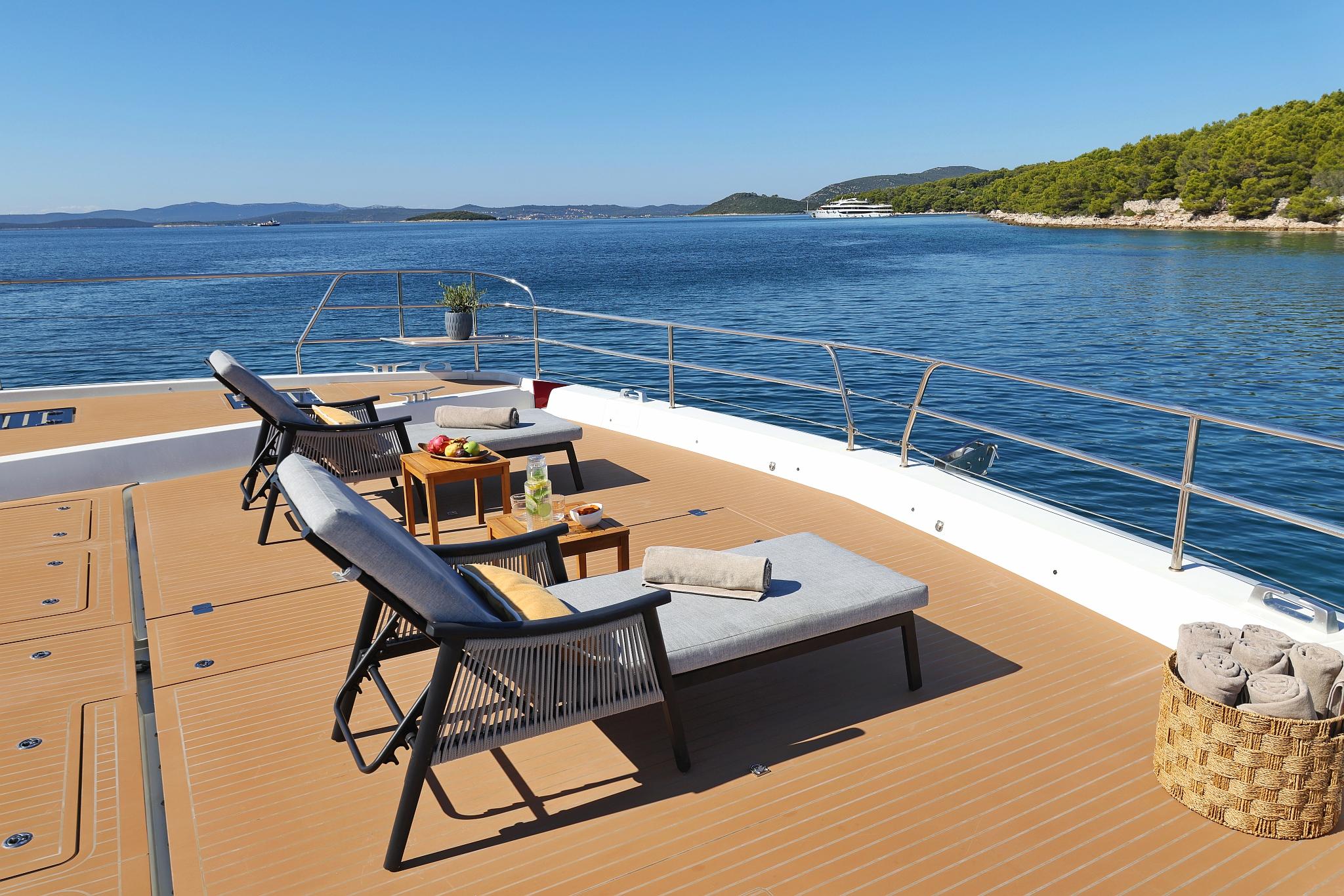 Lagoon Sixty 7, picture 7