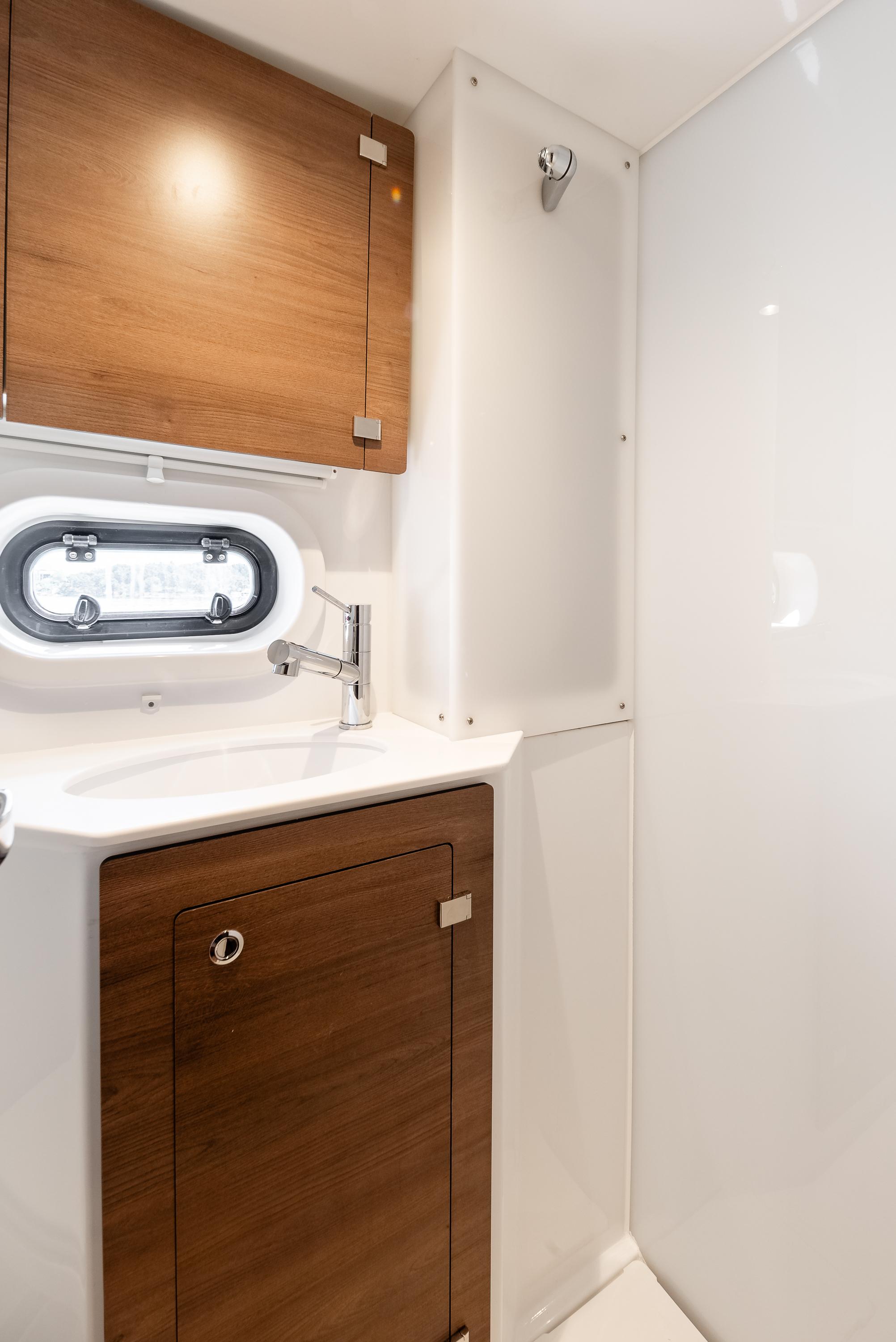 Bali 4.2 - 4 + 1 cab., picture 18