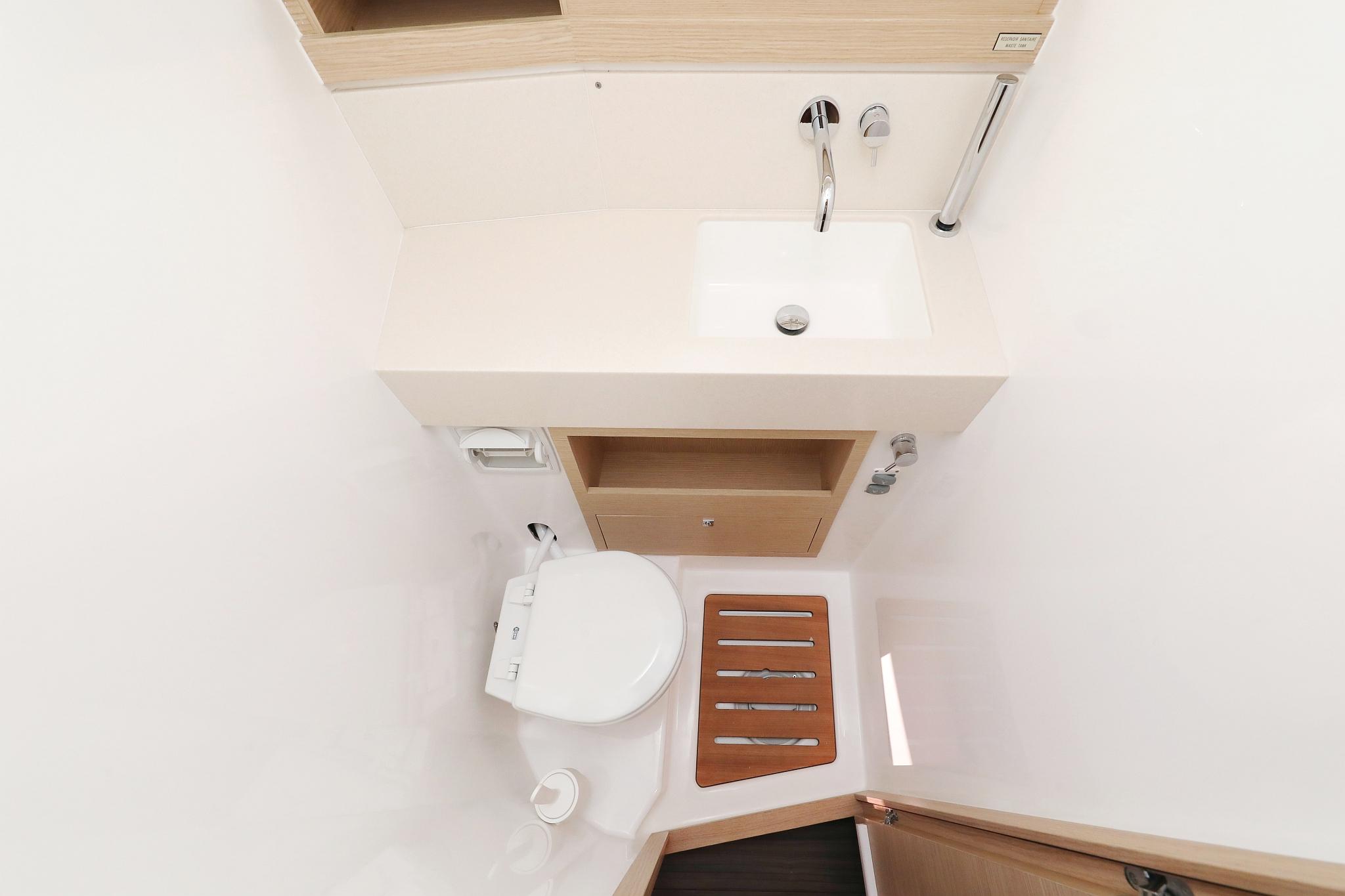 Dufour 470 - 4 cab., picture 35