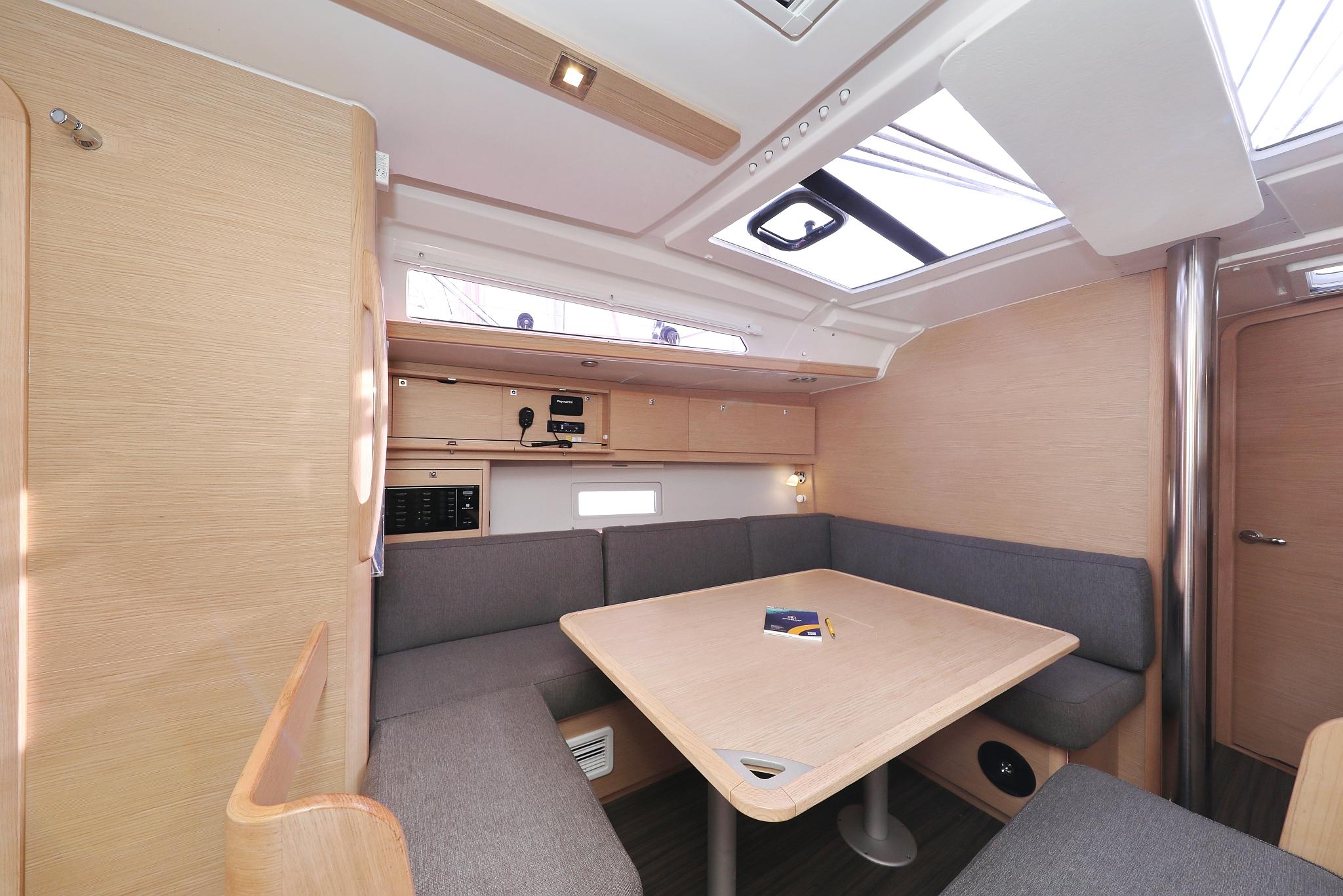 Dufour 430, picture 17