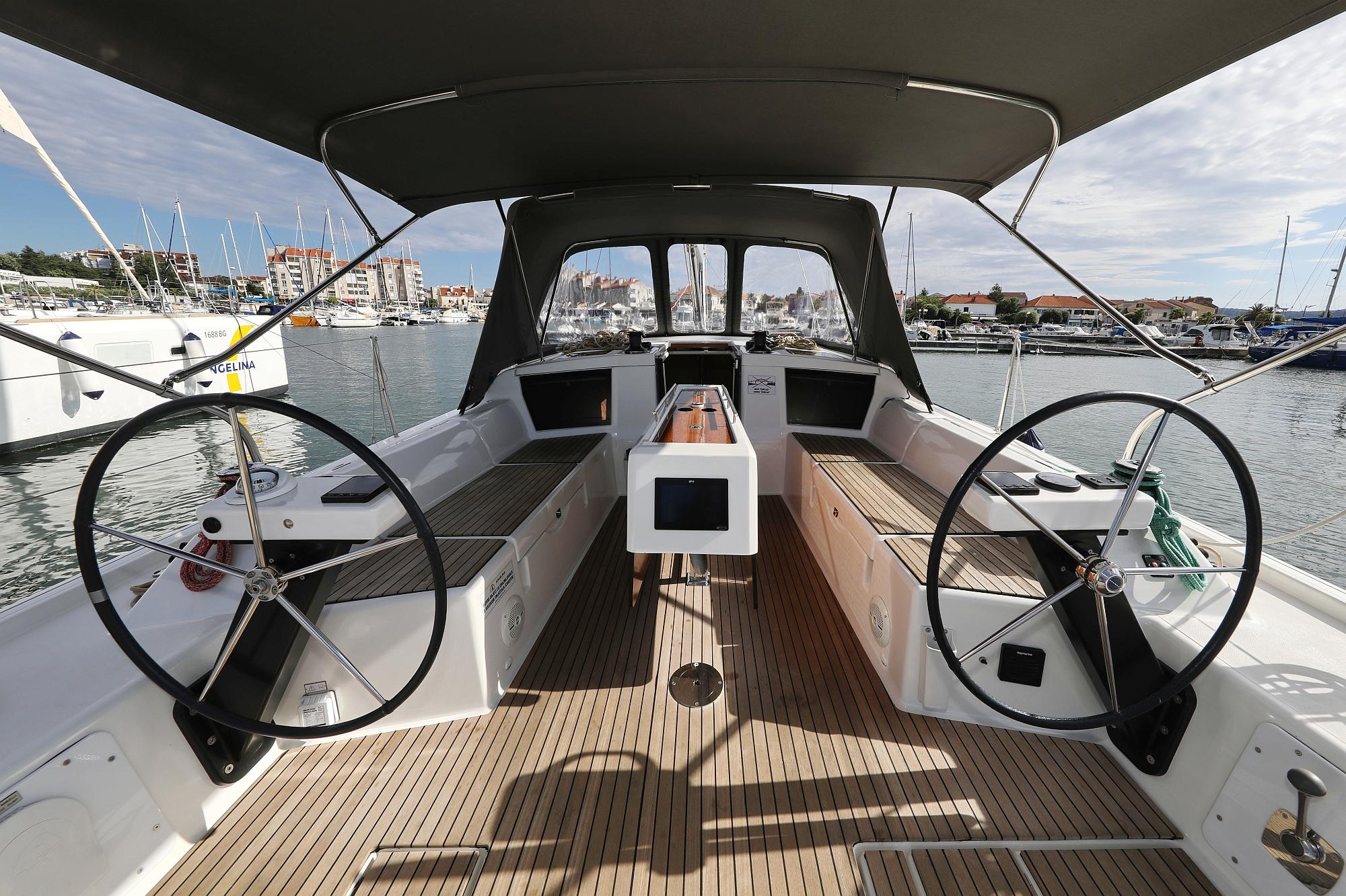 Dufour 430, picture 5