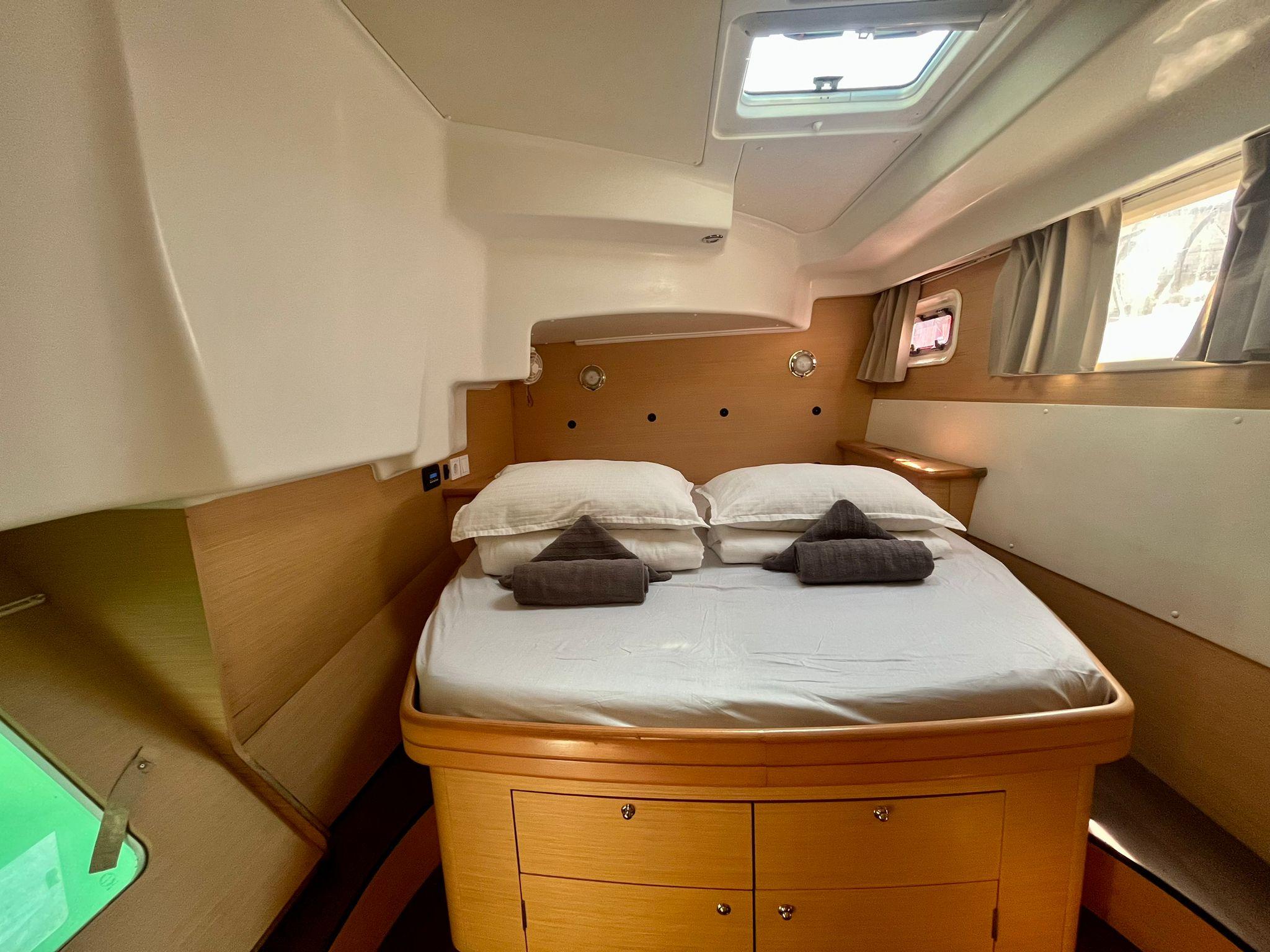 Lagoon 440 - 4 + 1 cab., picture 10