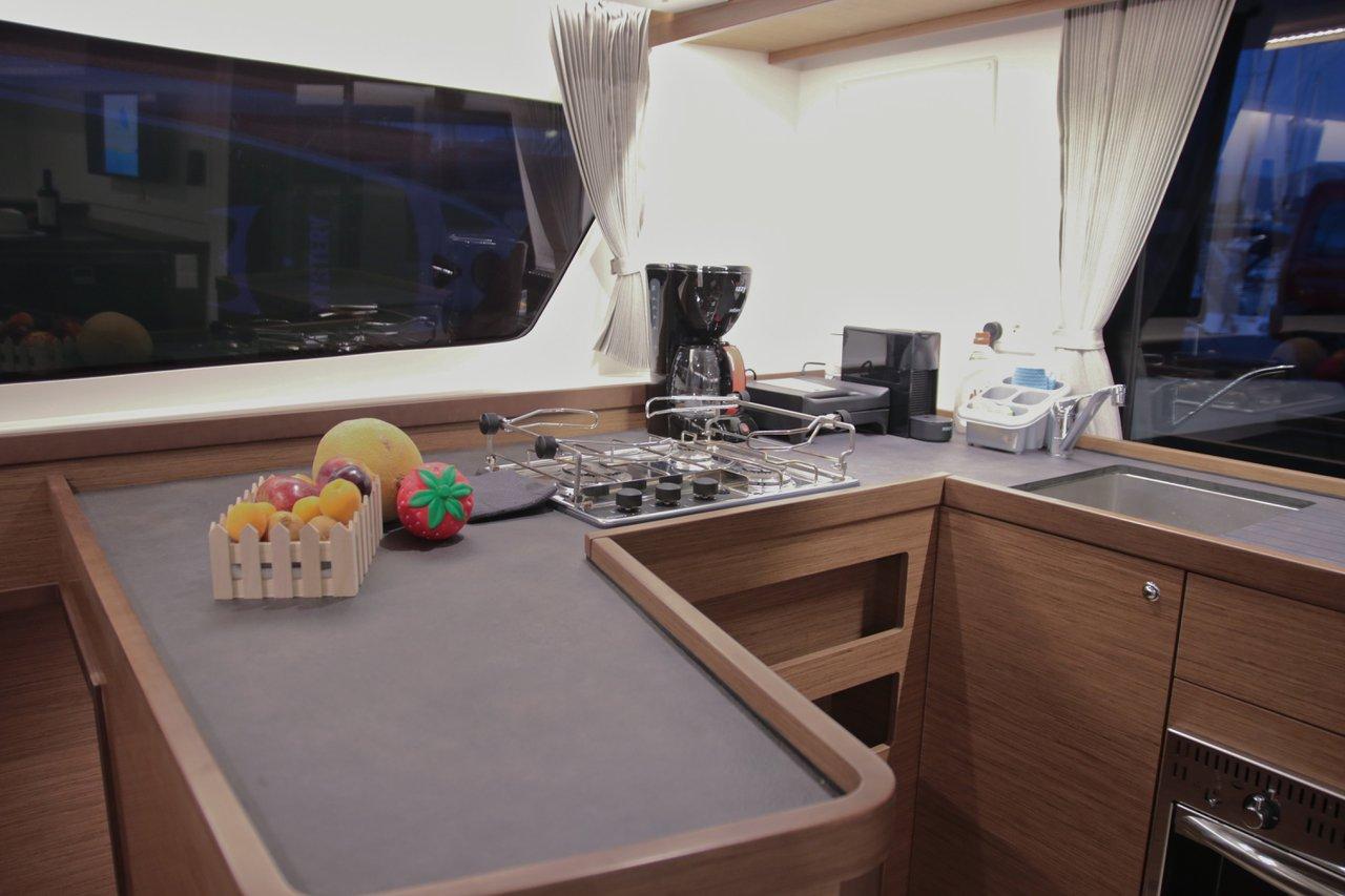 Lagoon 42 - 4 + 2 cab., picture 8