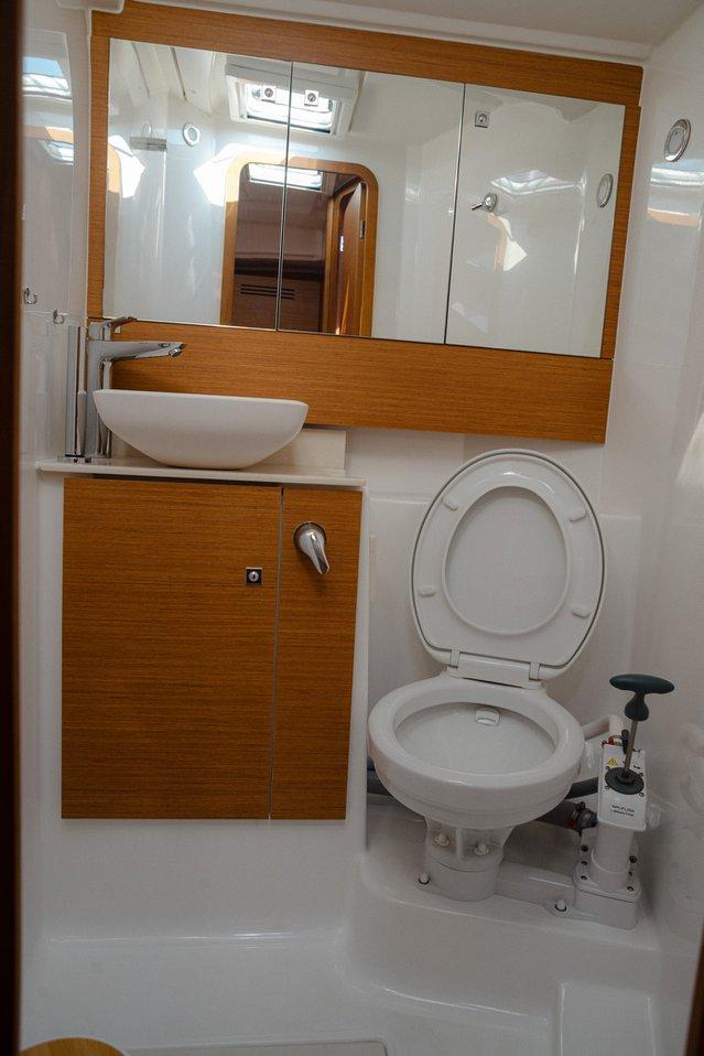 Dufour 430, picture 20