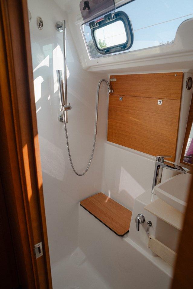 Dufour 430, picture 21