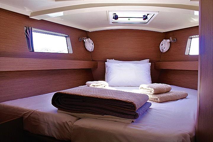 Oceanis 41.1, picture 5