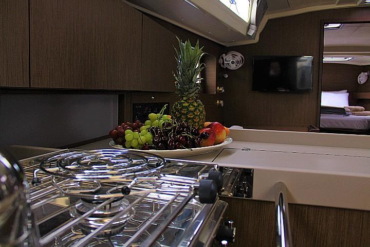 Oceanis 41.1, picture 6