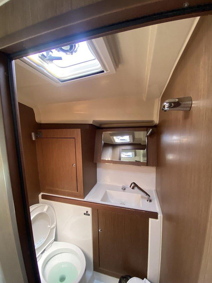 Oceanis 41.1, picture 9