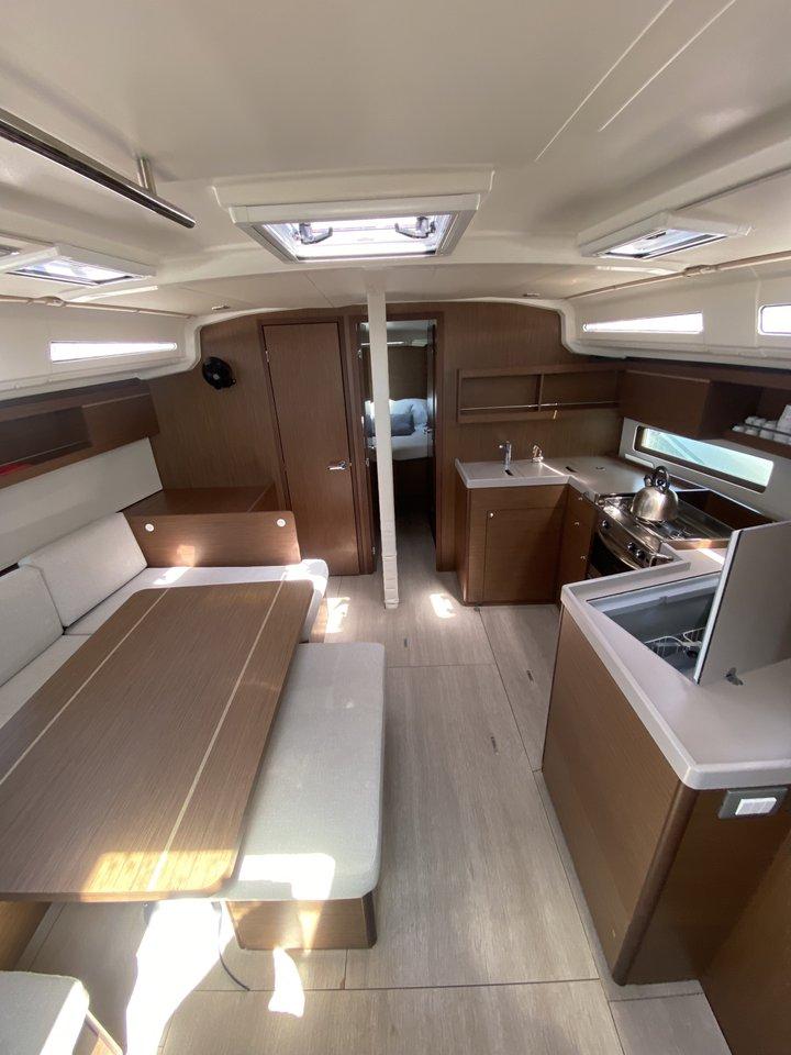 Oceanis 40.1, picture 6