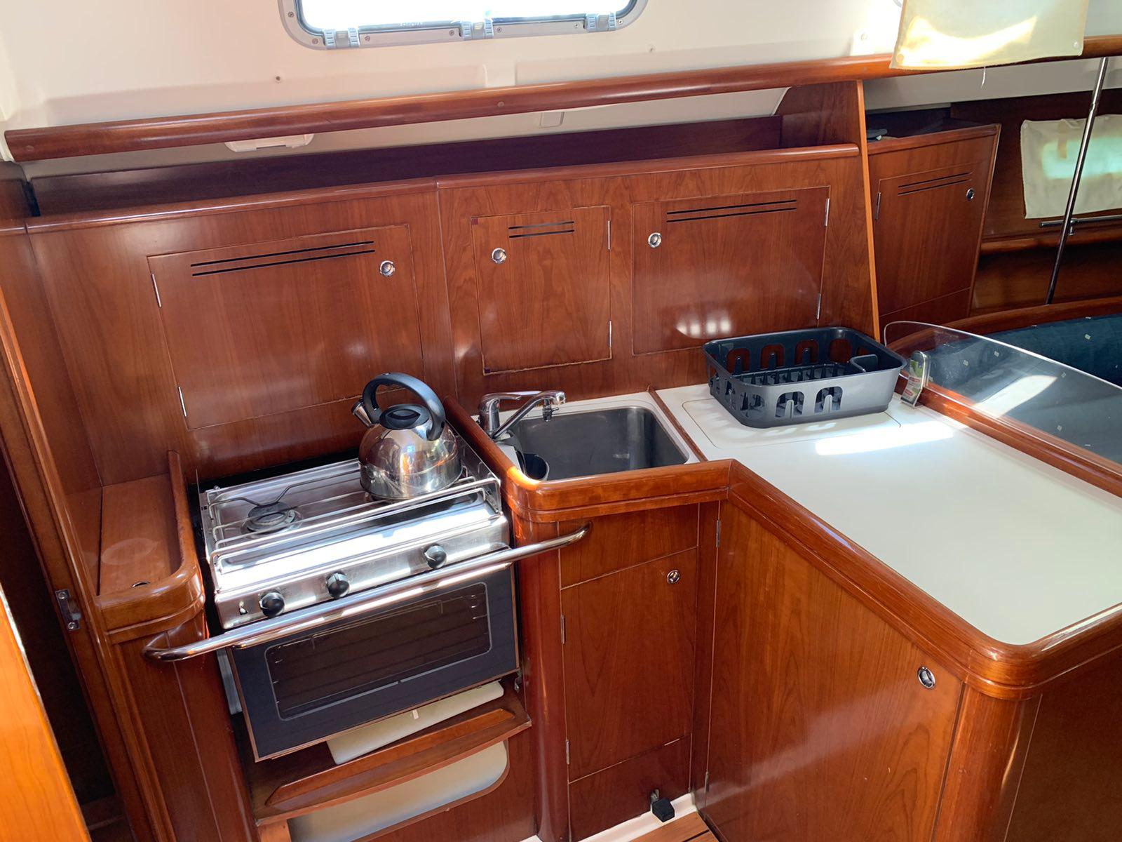 Oceanis Clipper 343, picture 13