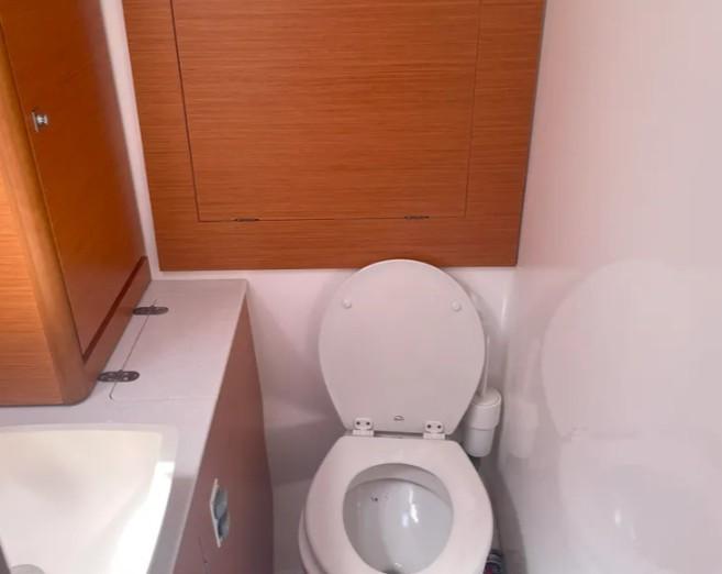 Dufour 390, picture 8