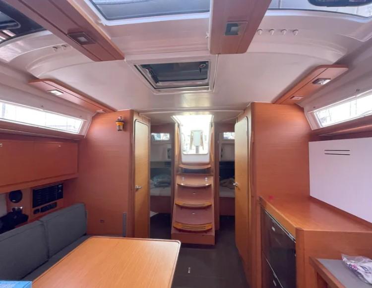 Dufour 390, picture 7