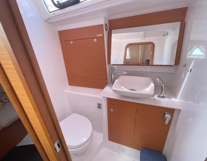 Dufour 390, picture 10