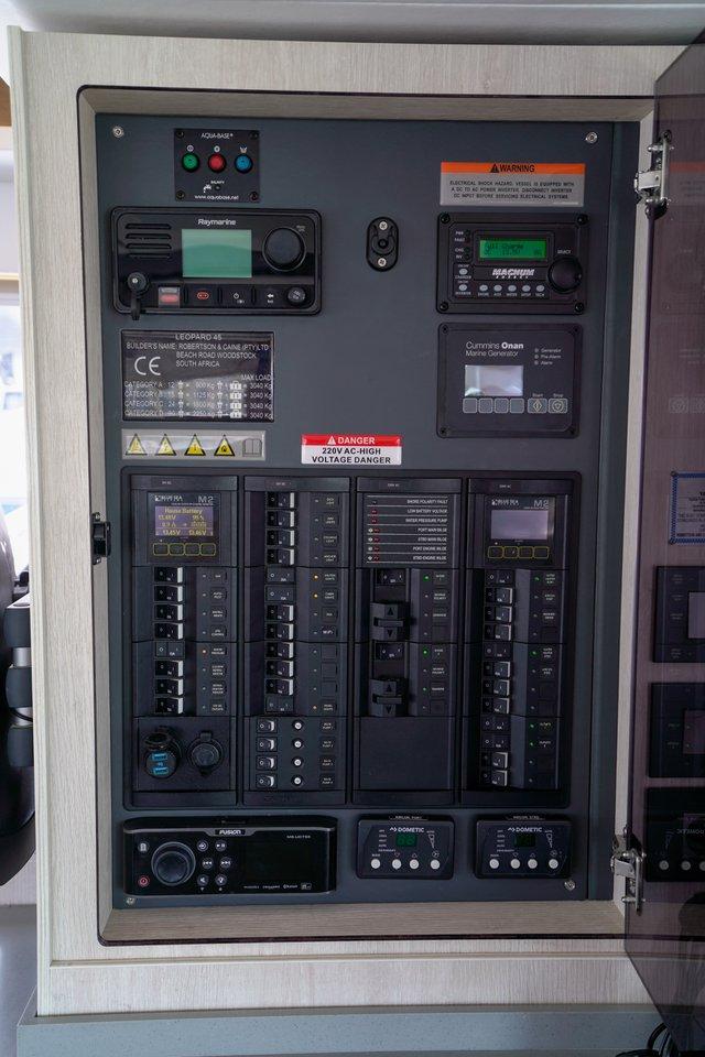 Leopard 45 - 3 + 1 cab., picture 33