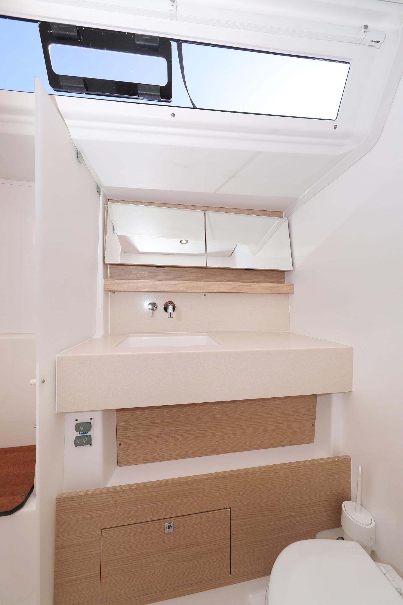 Dufour 470 - 4 cab., picture 35