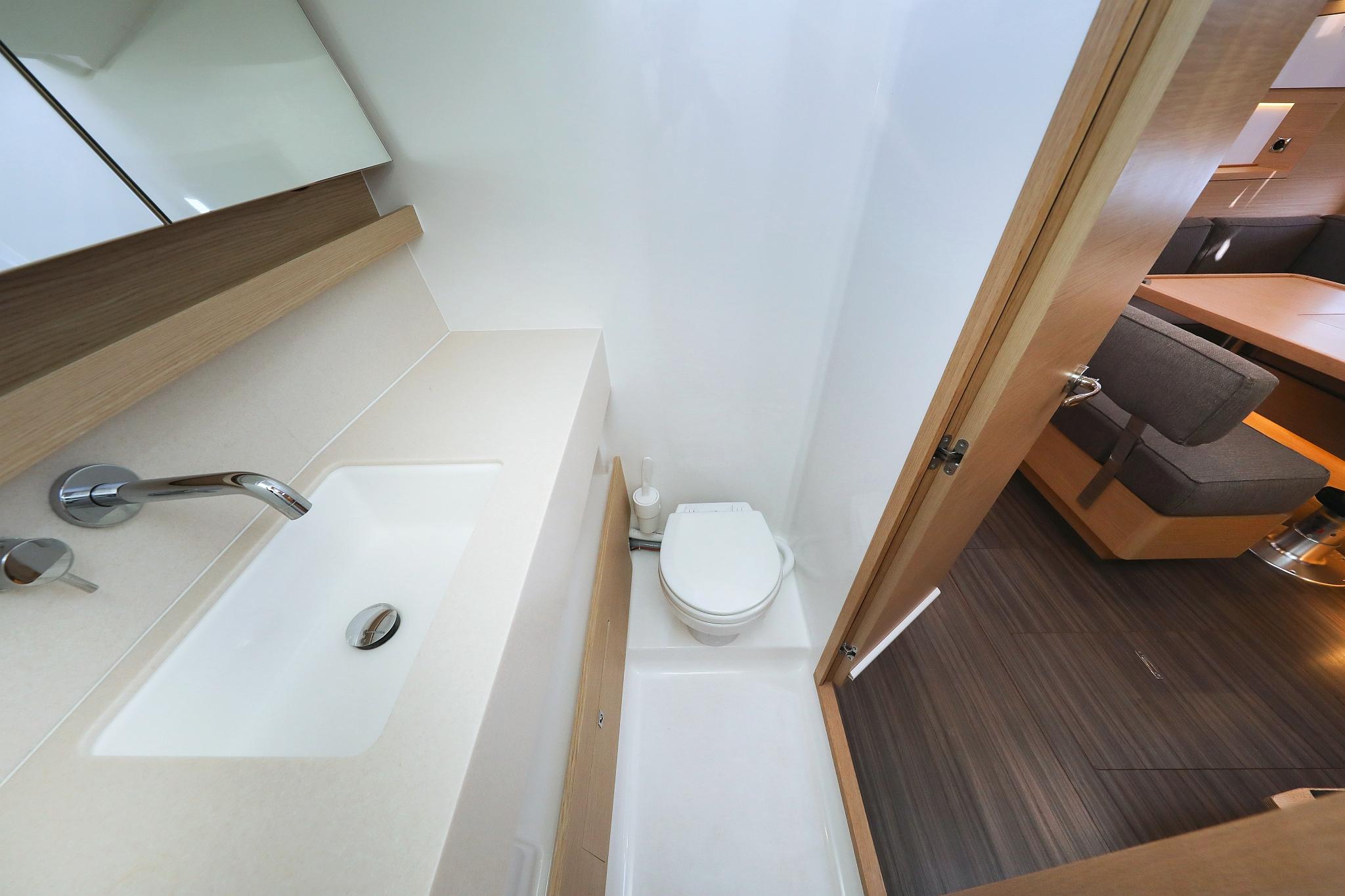 Dufour 470 - 3 cab., picture 34