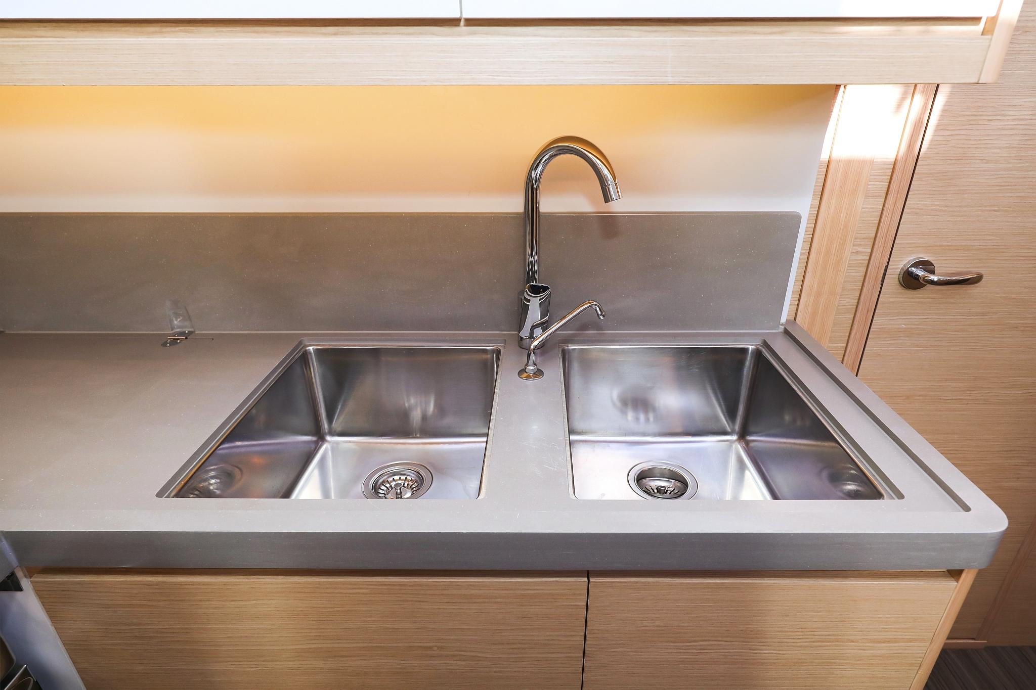 Dufour 470 - 3 cab., picture 44