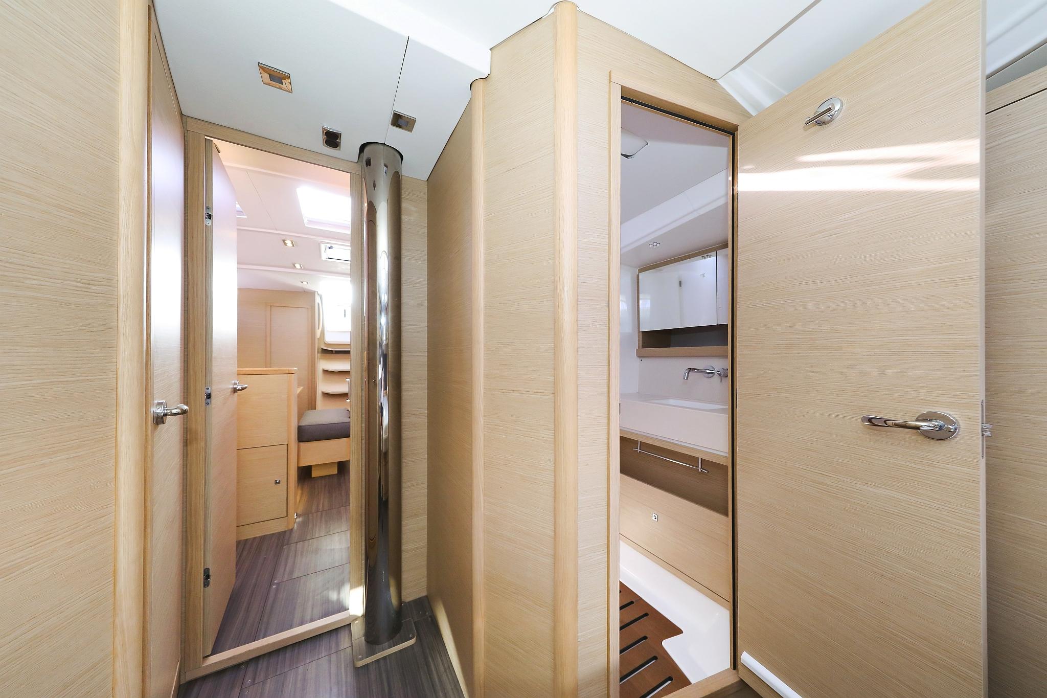 Dufour 470 - 3 cab., picture 33