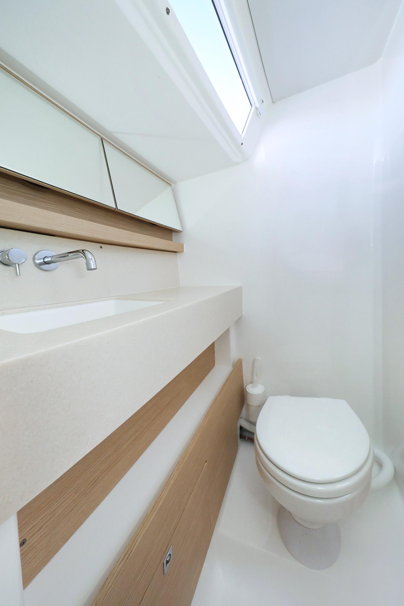 Dufour 470 - 3 cab., picture 35