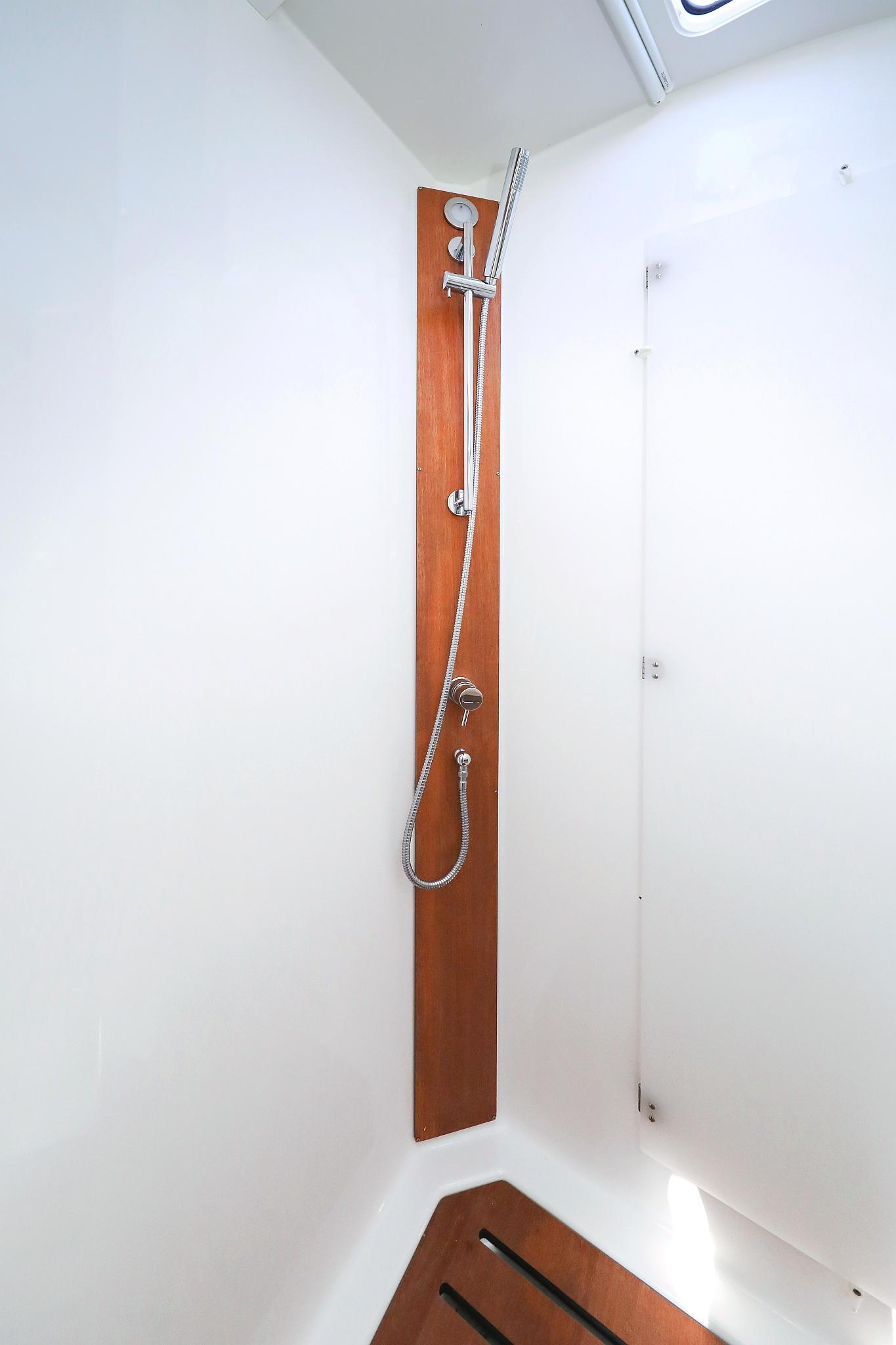 Dufour 470 - 3 cab., picture 42