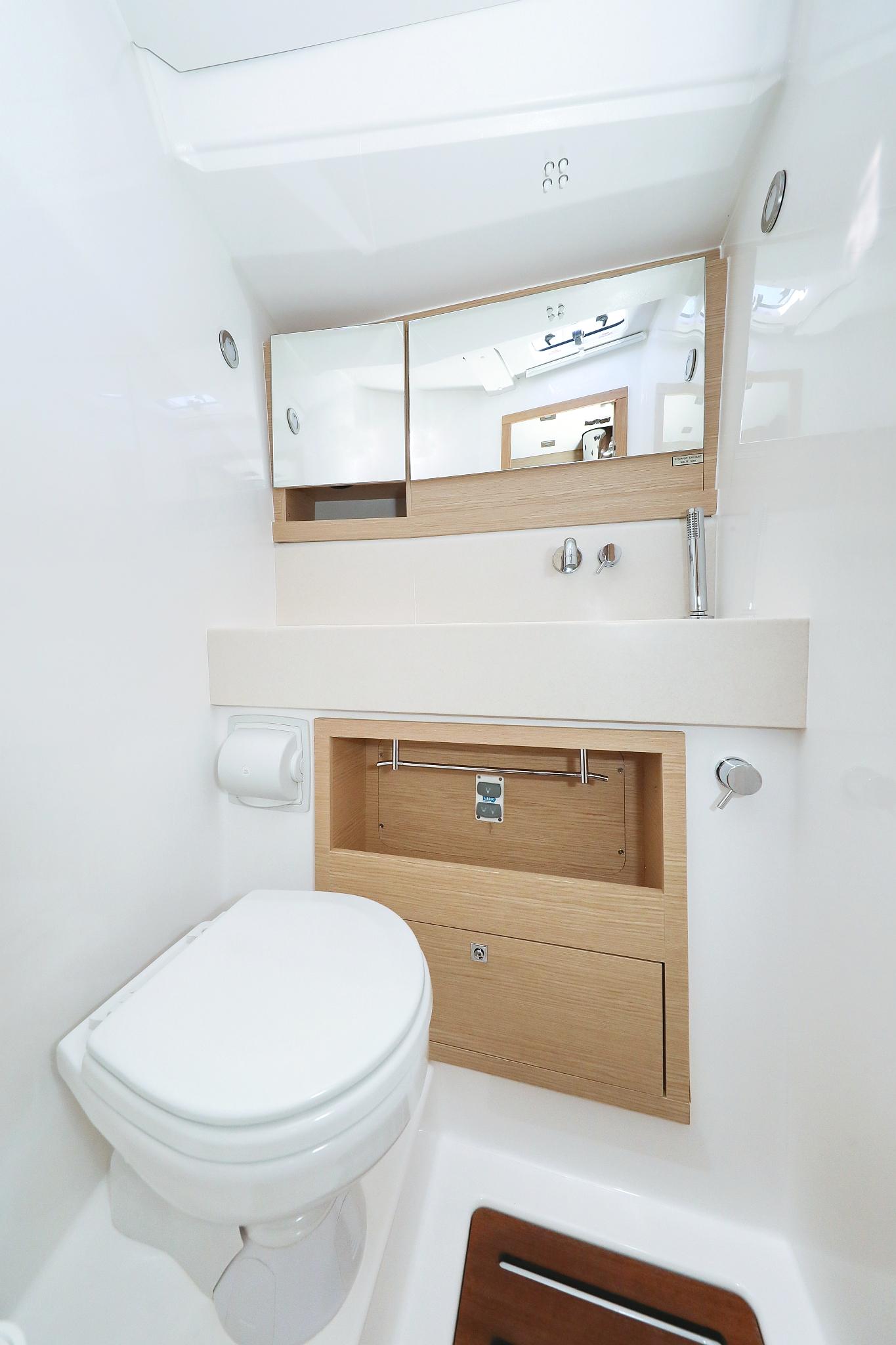 Dufour 470 - 3 cab., picture 38