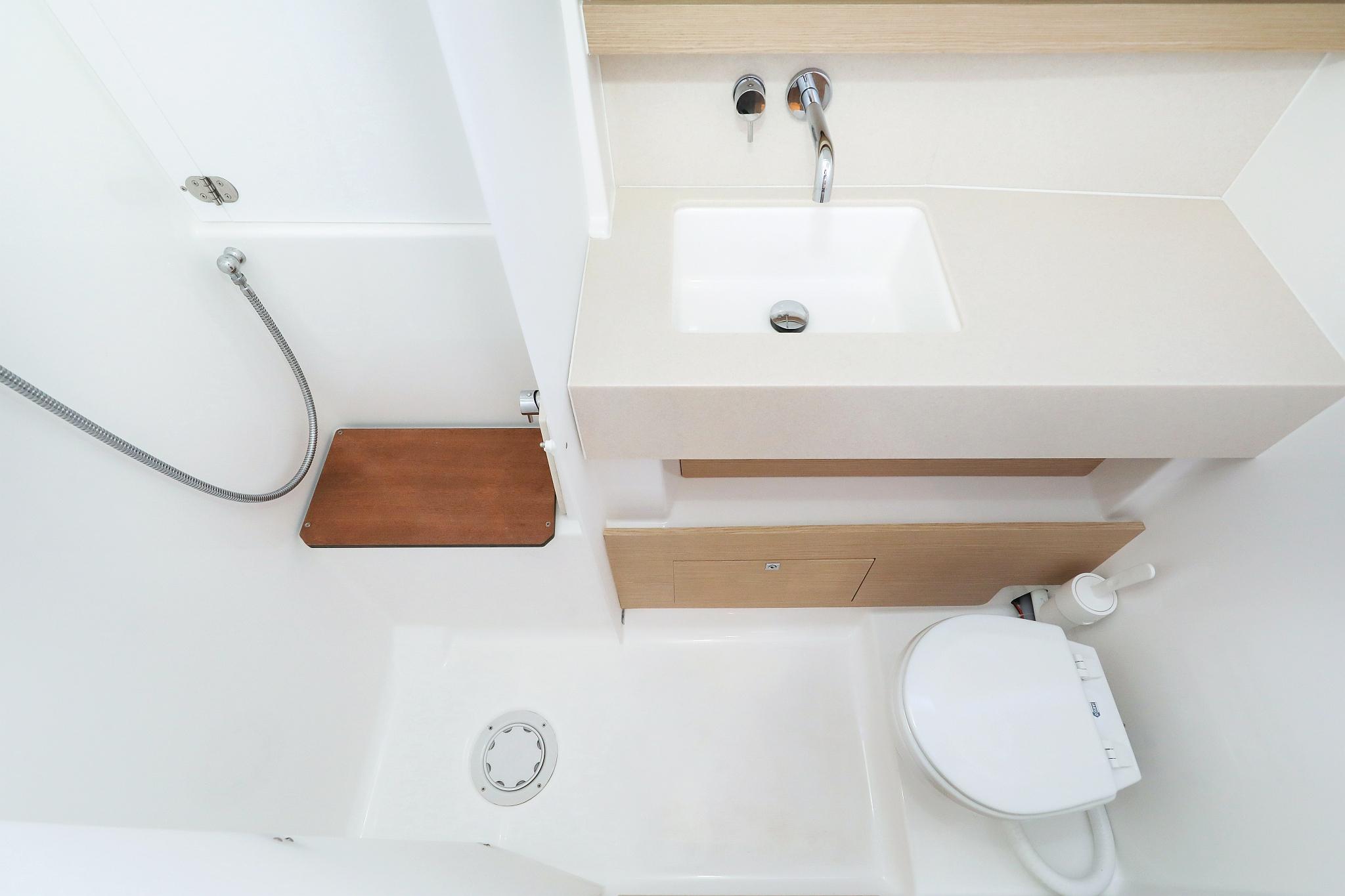 Dufour 470 - 3 cab., picture 36